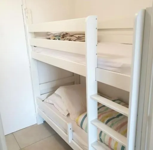 Joli A * Sanary-sur-Mer