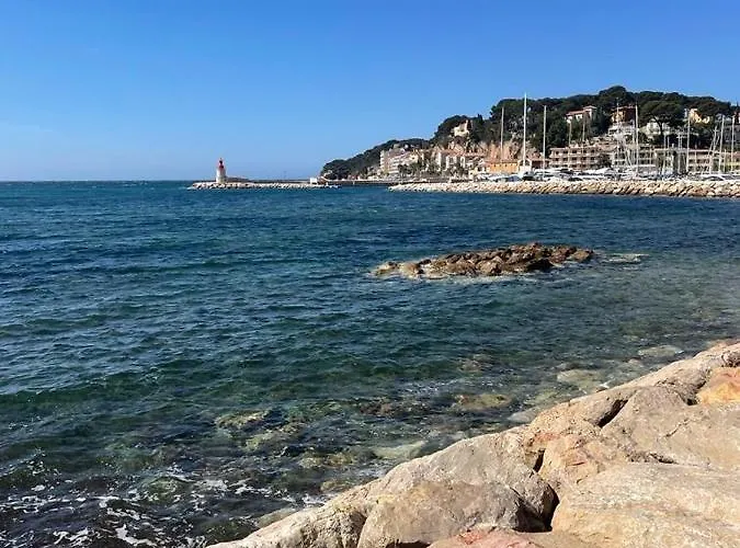 Joli A * Sanary-sur-Mer